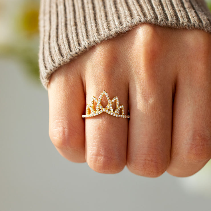 Stay Queenly Hollow Out Crown Ring