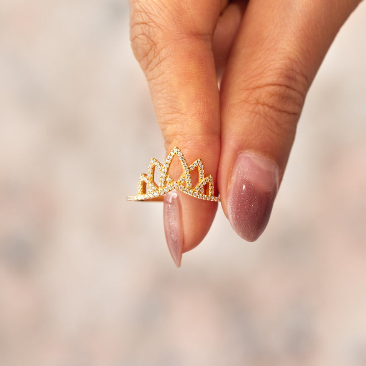 Stay Queenly Hollow Out Crown Ring