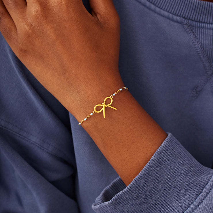 Small Circle Of Female Friends Matching Golden Bow Enamel Chain Bracelet