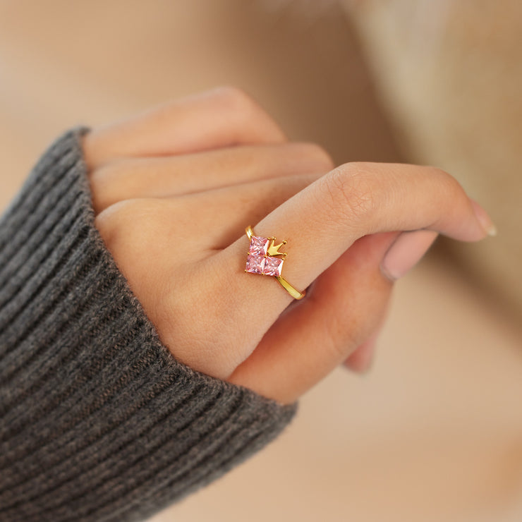 Straighten Your Crown Square Heart Crown Ring