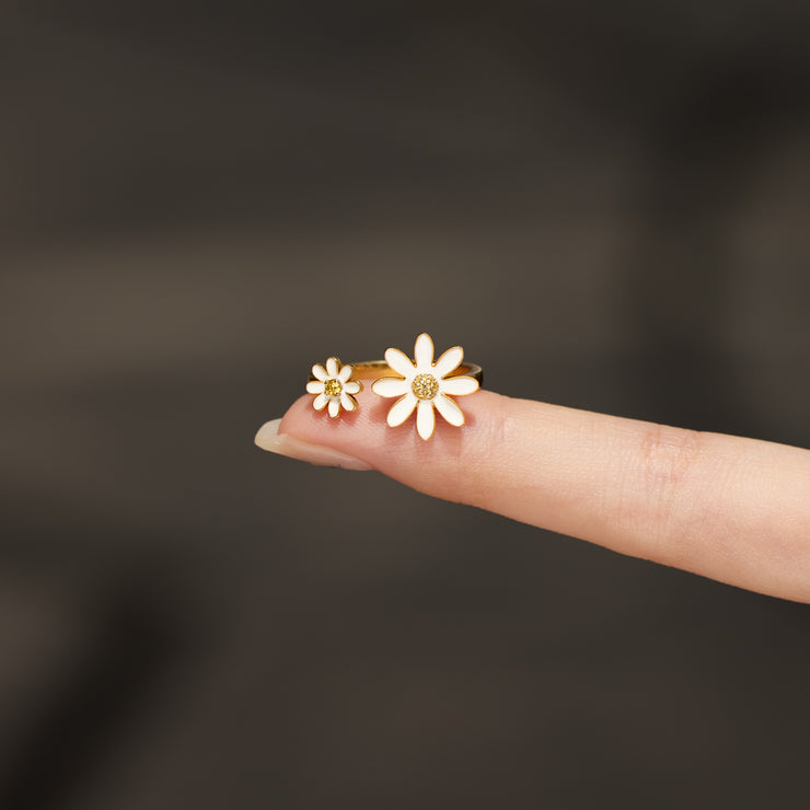 I'm Here For You Every Daisy Two-Daisy Ring