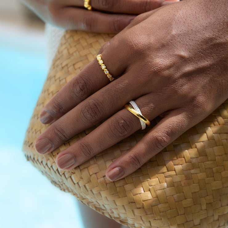 Best B♥tches Crisscross Band Ring Set