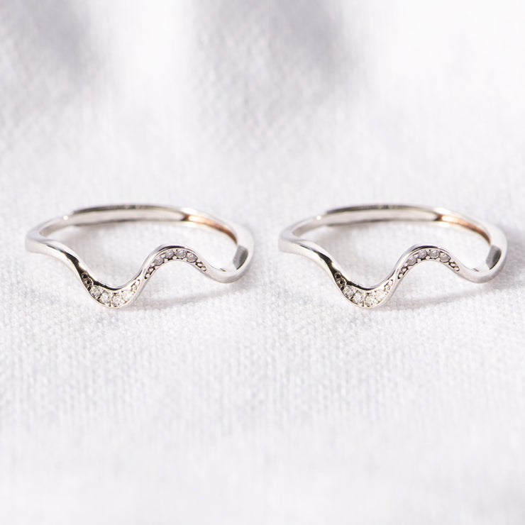 Minimalist Wave Ring