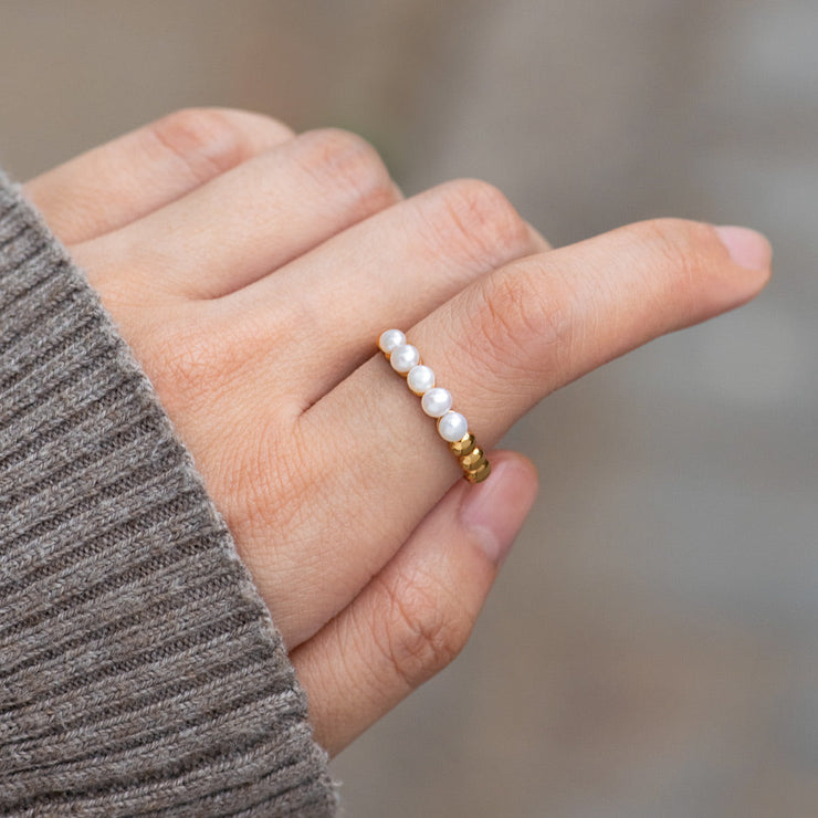 Pearl Ring Band