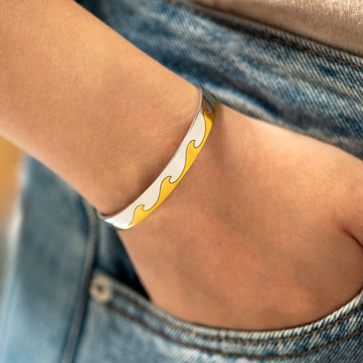Minimalist Wave Bangle