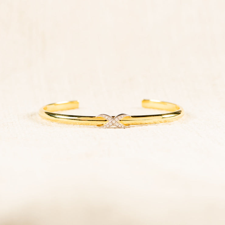 Pavé Infinity Bangle