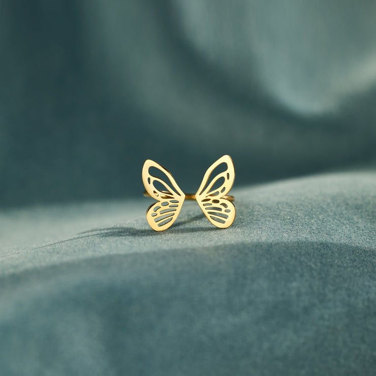 Butterfly Wing Ring Making Me Feel Fae & Fancy! : r/acotar