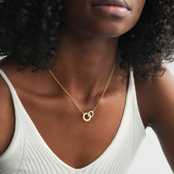 Matte Interlocking Necklace
