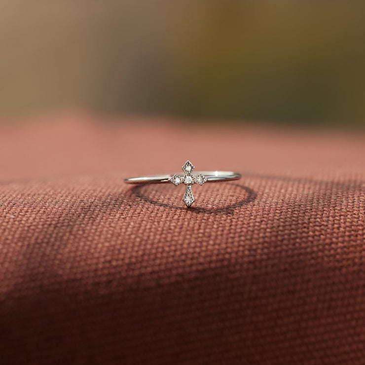 Minimalist Cross Ring