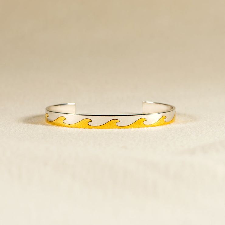 Minimalist Wave Bangle