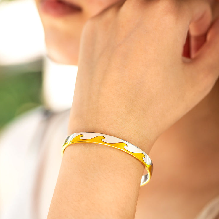 Minimalist Wave Bangle