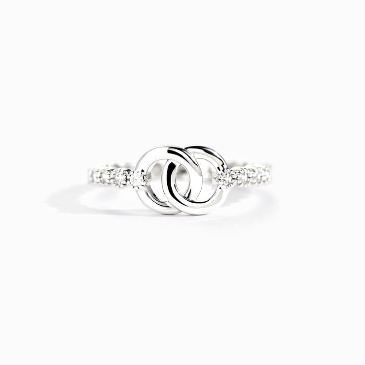 Pavé Interlocking Ring