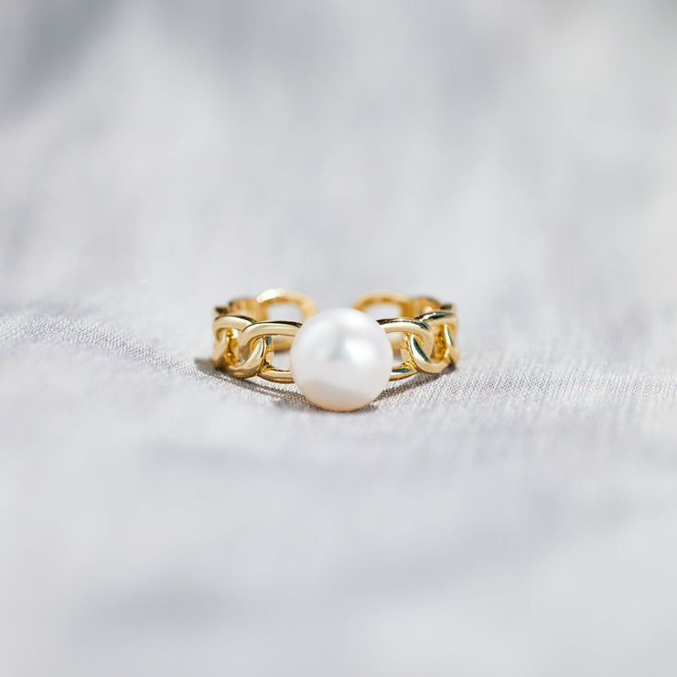 Pearl Chain Link Ring